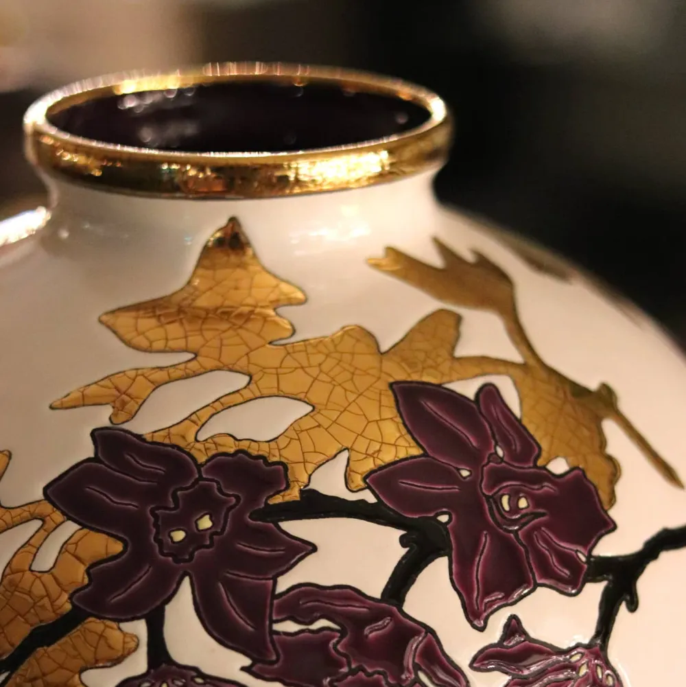 Vessière Cristaux Vases & Boules|Vase Céramique|Boule coloniale à l’ombre des fleurs Émaux de Longwy