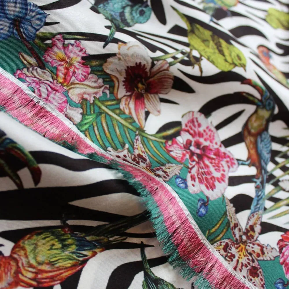 Vessière Cristaux Bijoux|Foulards Lalique|Echarpe Lalique By Ginny Litscher Dessin Zebra Noir et Rose