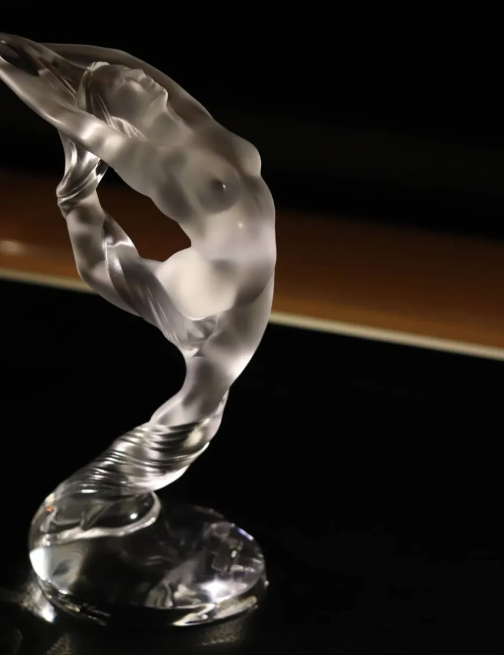 Vessière Cristaux Sculptures Et Figurines|Sculptures Cristal|Sculpture acrobate jambe levées Lalique