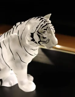 Vessière Cristaux Sculptures Et Figurines|Bestiaire|Tigre assis émaillé noir lalique