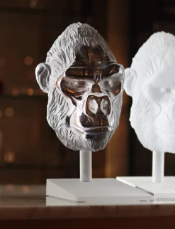 Vessière Cristaux Éditions D’Art Cristal|Bestiaire|Tête de Gorille poli pâte de cristal par Loïc Ortega